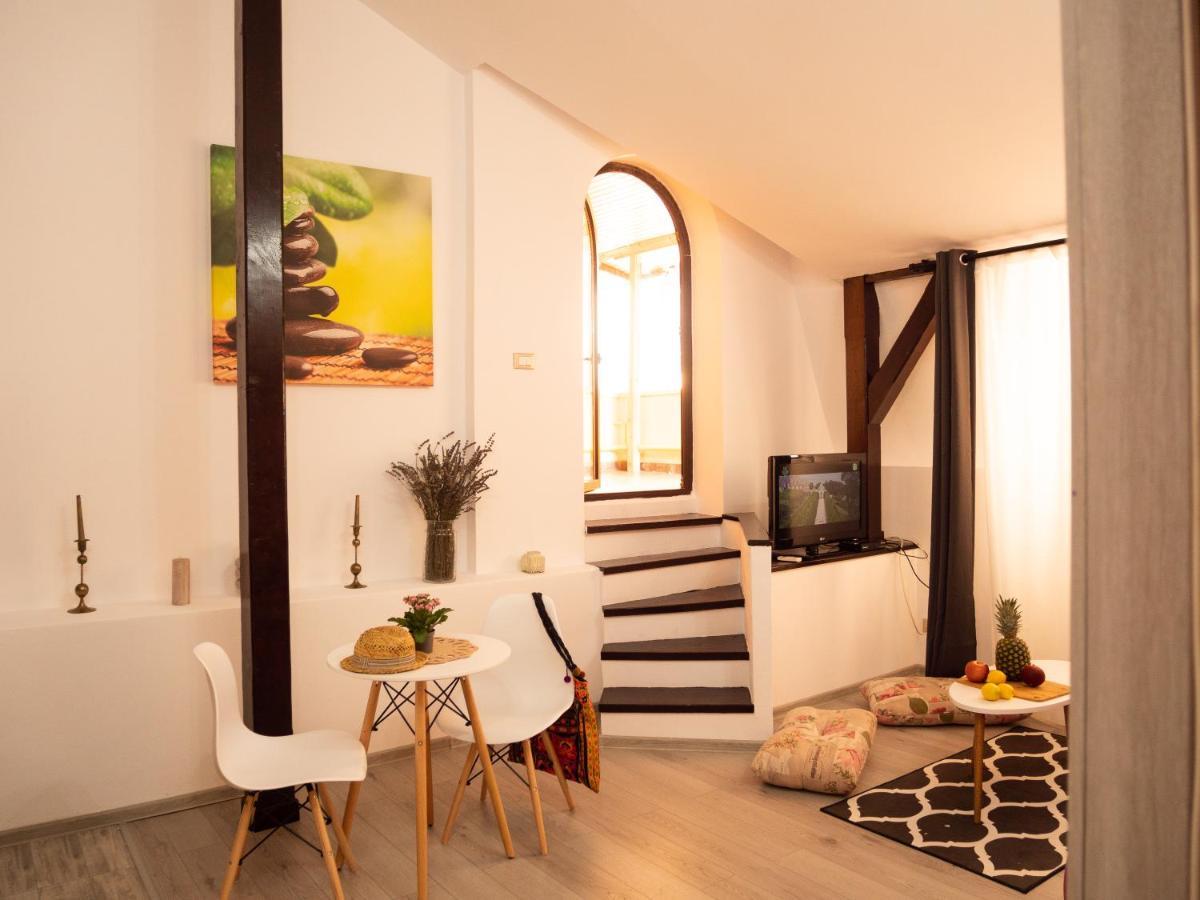One Love Terrace Apartment Boekarest Buitenkant foto