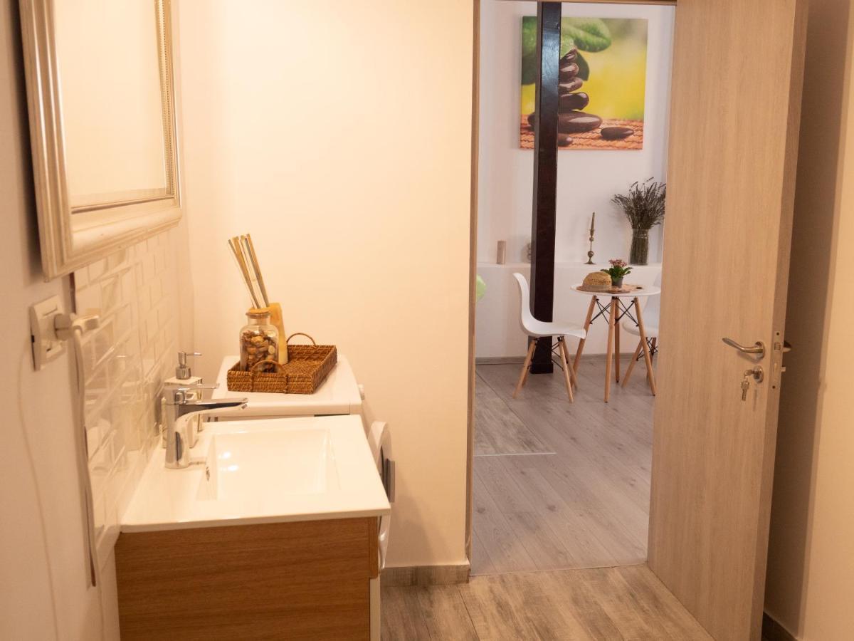 One Love Terrace Apartment Boekarest Buitenkant foto