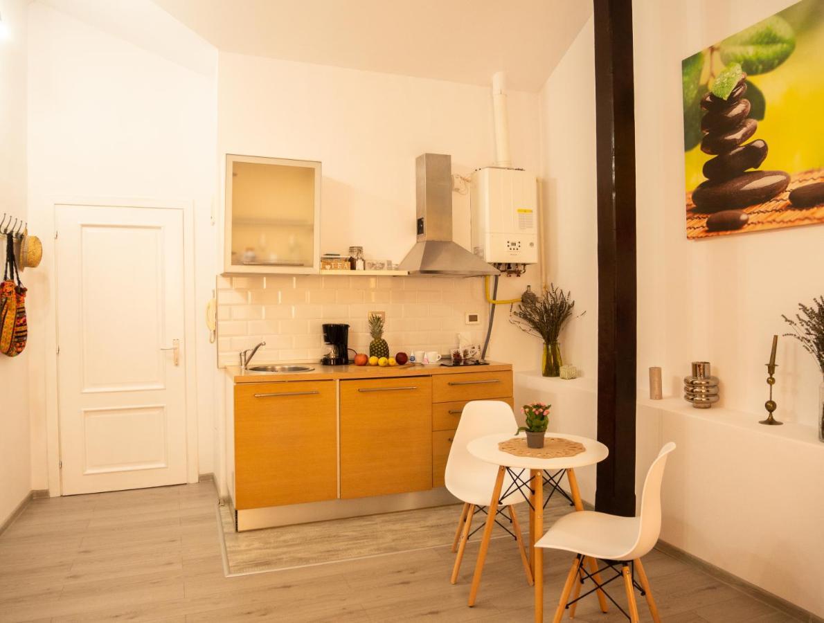 One Love Terrace Apartment Boekarest Buitenkant foto